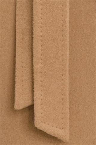 Camelowy płaszcz damski 84711 - 101081