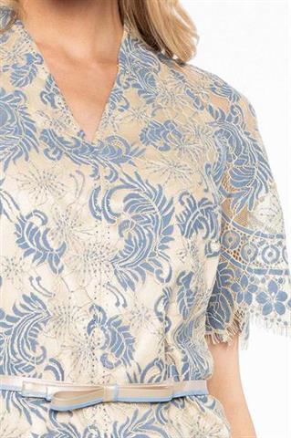 Koronkowa sukienka z paskiem 58089 - 216551