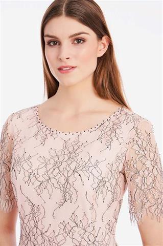 Elegancka wizytowa sukienka z koronką 58091 - 216701