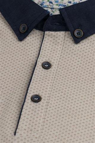 Beżowa koszulka polo w mikro wzór 72987 - 67001