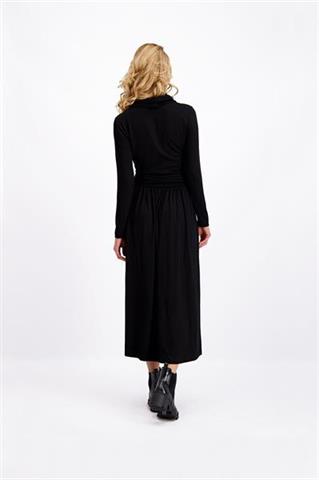 Czarna sukienka dzianinowa midi 84907 - 92841