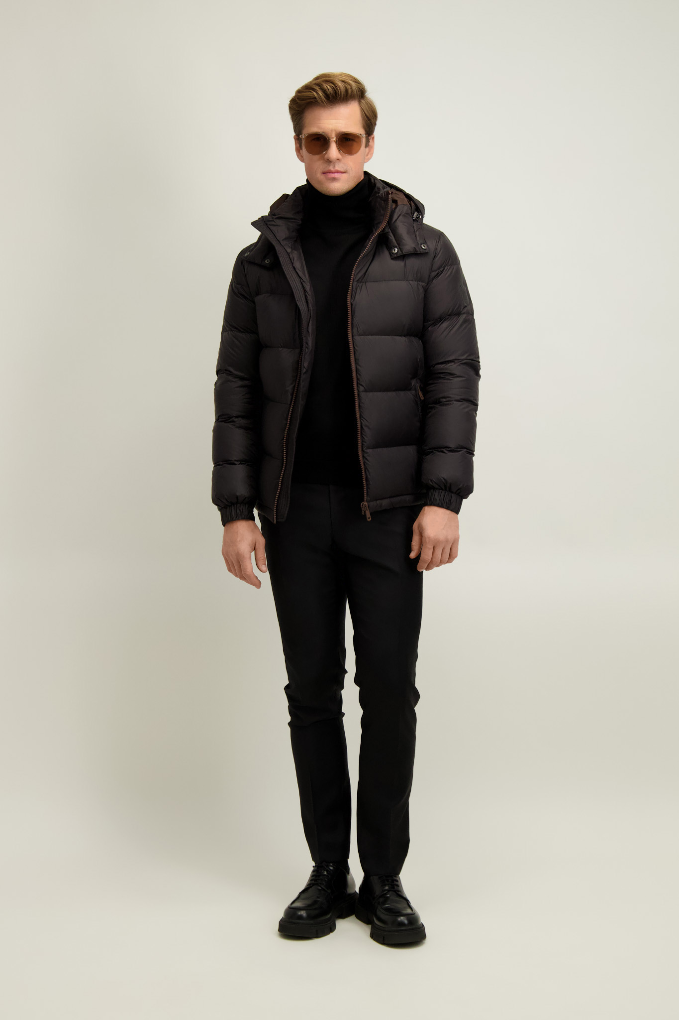 Puchowa czarna kurtka męska 20076