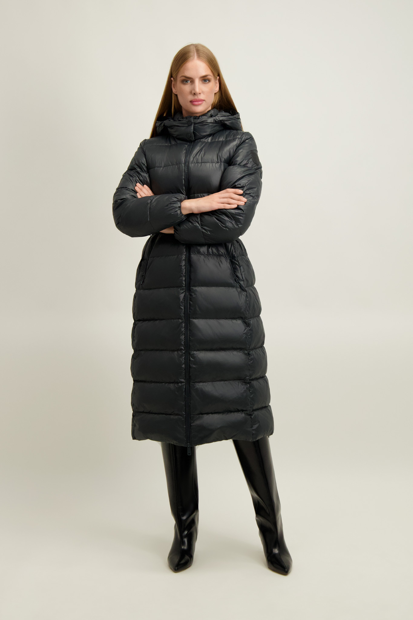 Puchowy zielony płaszcz damski 87451